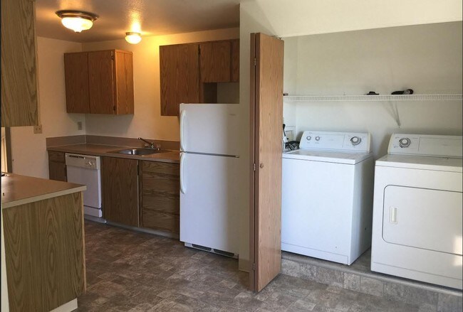 Foto del edificio - 9415 N Thurman Dr