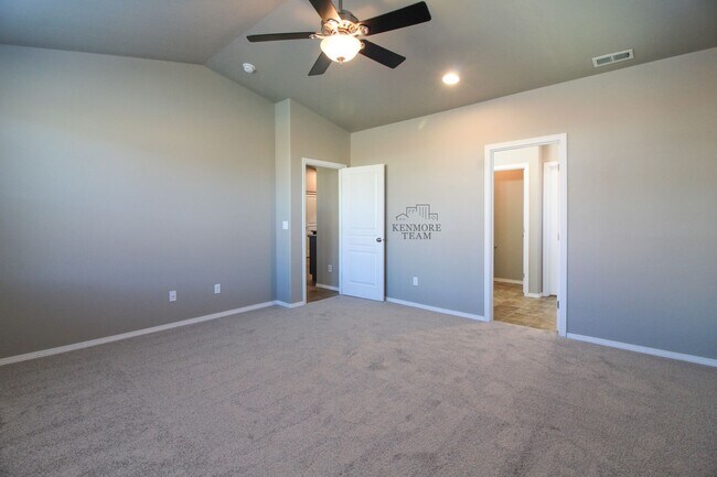 Foto del edificio - 4 Bedroom, 2 Bath Home in West Richland