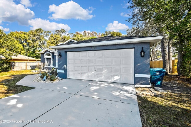 Foto del edificio - 8019 Timberlake Ave