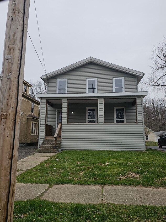 Primary Photo - 33 White St