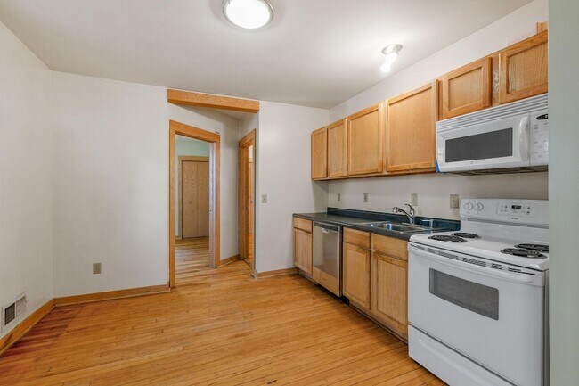 Foto del edificio - 1815 Clinton Ave