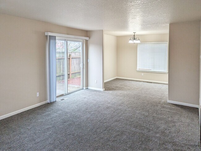 Foto del edificio - 3607-3617 Colton Ln NE