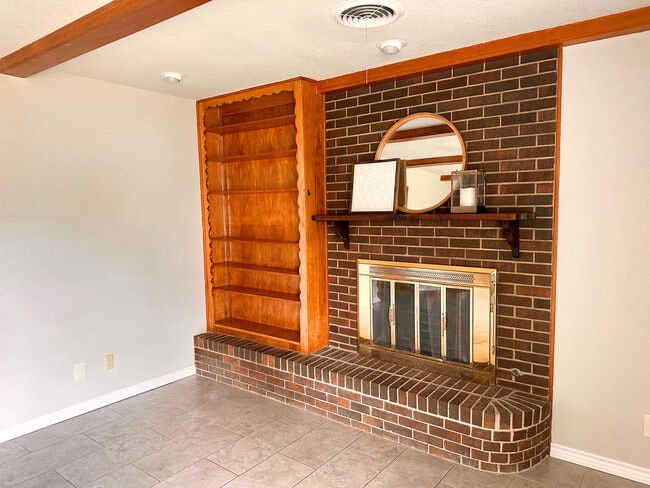 Building Photo - 6007 Palmetto Trl