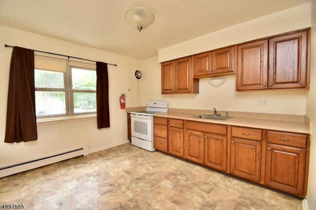 Foto del edificio - 40 Cozy Lake Rd