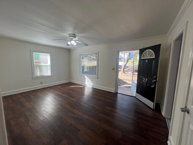Foto del edificio - Charming 2 bedroom, 1 bathroom Home Located in the Desirable Greenville, SC Area!