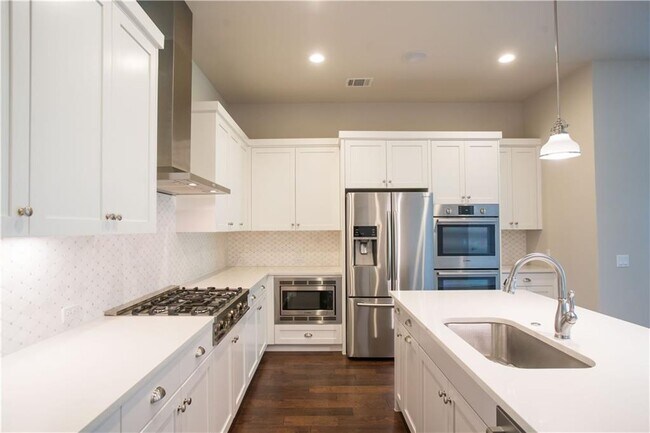 Building Photo - 4507 Avenue G