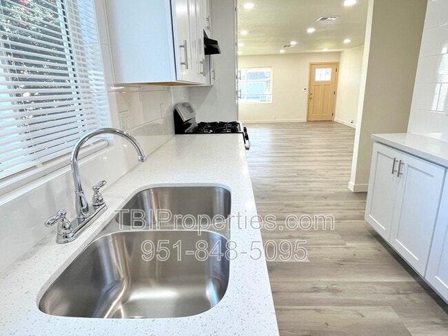 Foto del edificio - 5769 Eugene St