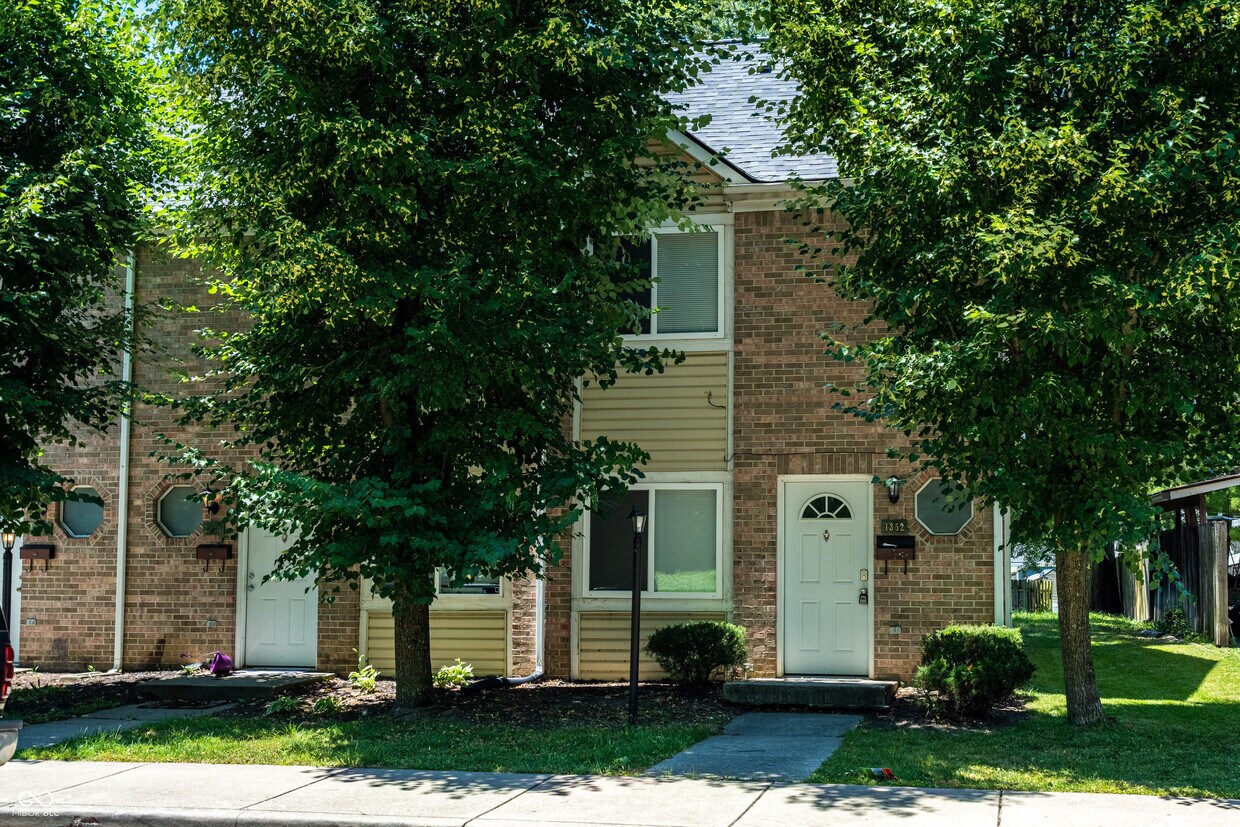 Primary Photo - 1309 S Senate Ave
