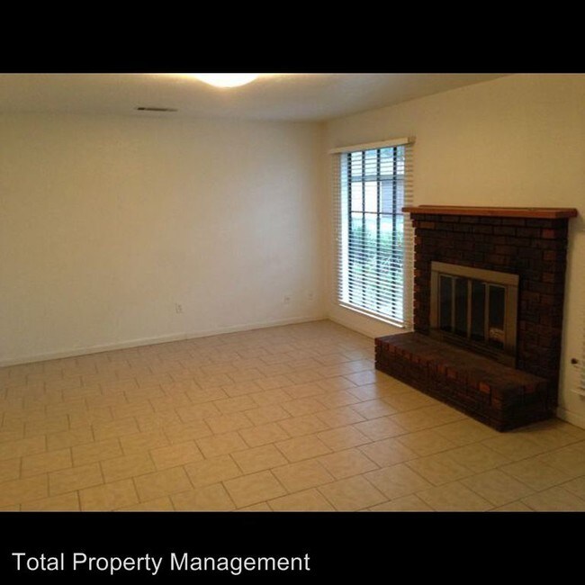 Building Photo - 2 br, 2 bath House - 424 E. Prosperity Ave.