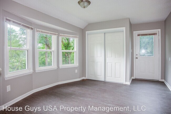 Building Photo - 3 br, 2 bath House - 11014 E 25th Street S