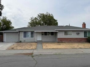Building Photo - 2348 53rd Ave