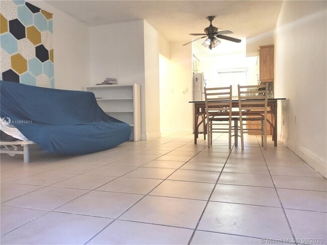 Building Photo - 6511 Santona St