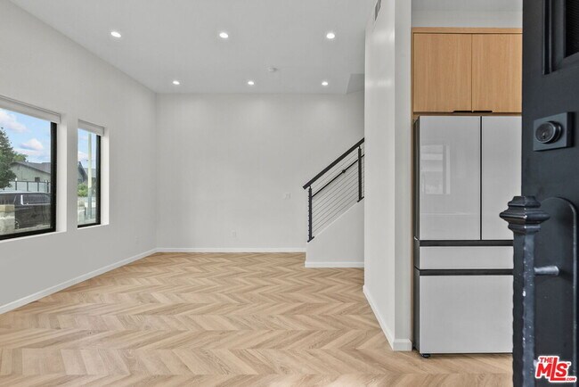 Foto del edificio - 10006 Odessa Ave