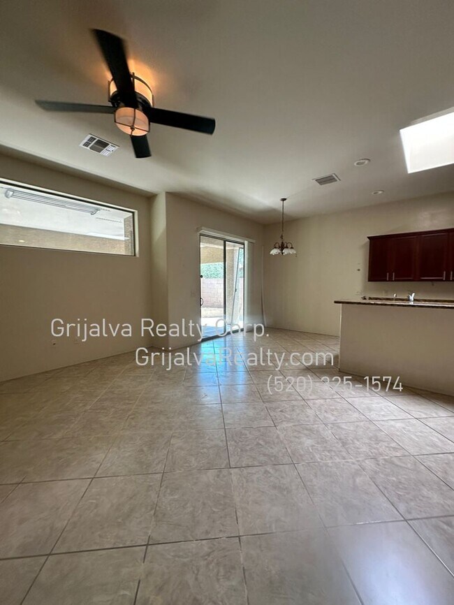 Foto del edificio - Beautiful 3 Bedroom, 2 Bath House for Rent (River/La Cholla)