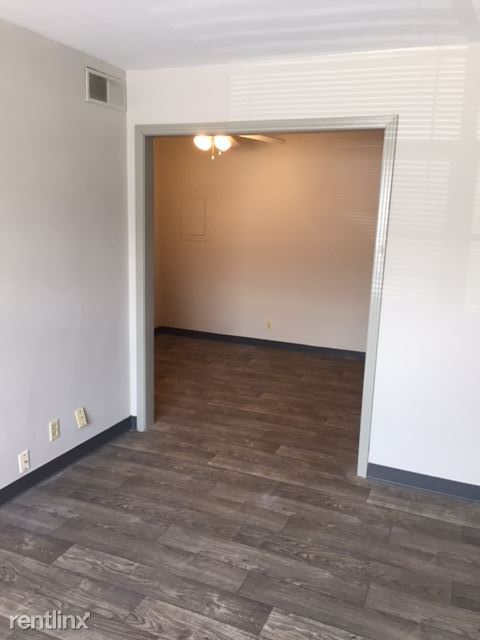 Building Photo - 3000 Calvin Dr