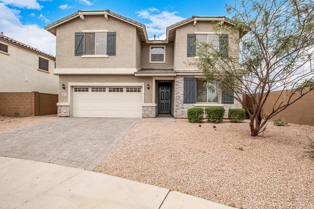 Primary Photo - Newer construction home in Chandler w/ ope...