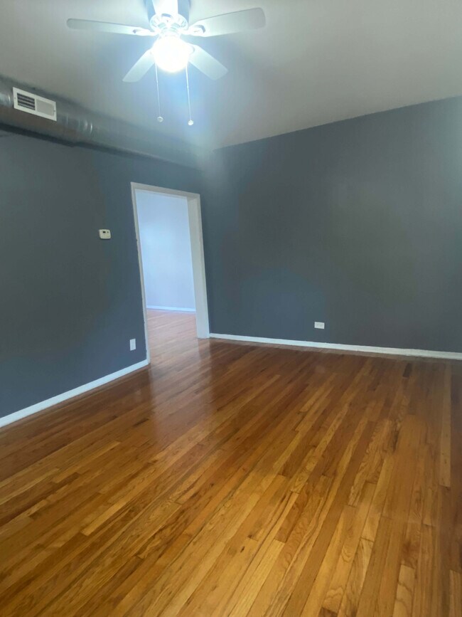 Building Photo - 3107 W Cortland St