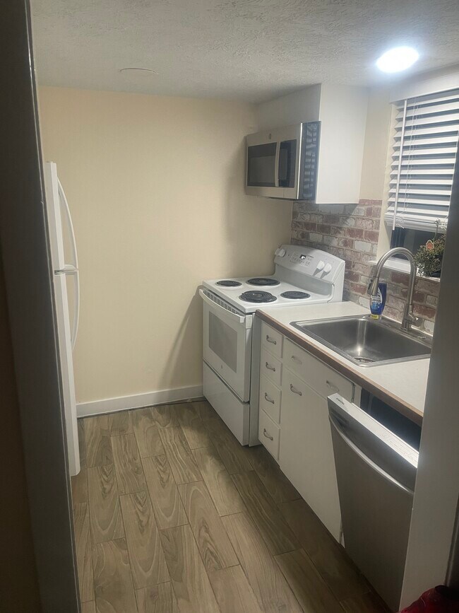 Cocina - 1500 S Diamondhead Blvd