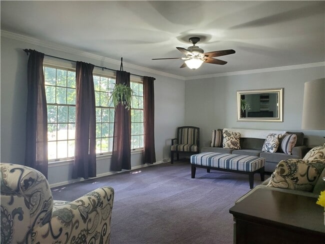 Building Photo - 920 Sugar Pine Dr