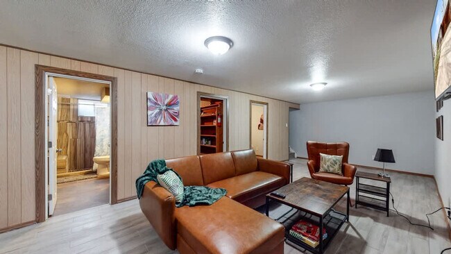 Building Photo - 1242 Elder St