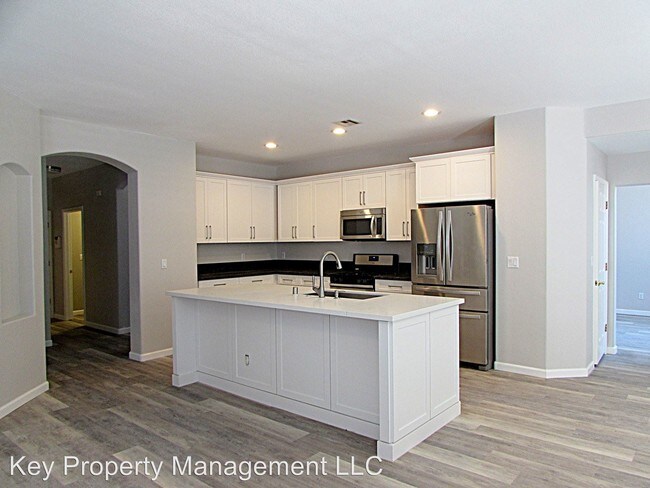 Building Photo - 4 br, 2.5 bath House - 8401 Bay Crest Dr