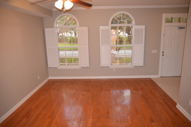 Building Photo - Nice 3/2.5 Townhouse in Northlake Park of ...