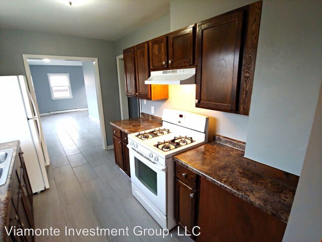 Foto del edificio - 3 br, 1 bath House - 14027 S. Mackinaw Ave.