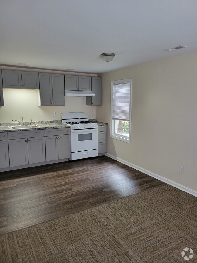 Apartments For Rent in Willow Island, WV with a Swimming Pool 5