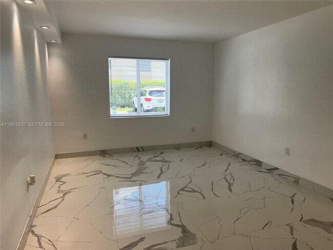 Building Photo - 8609 SW 68th Ct