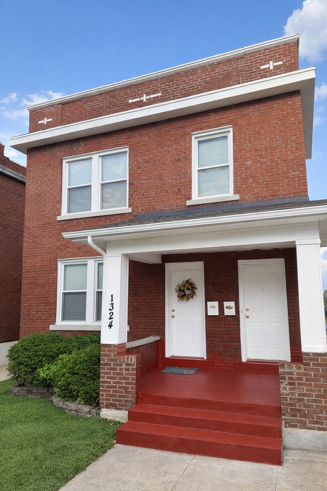 Foto del edificio - 1324 McCausland Ave