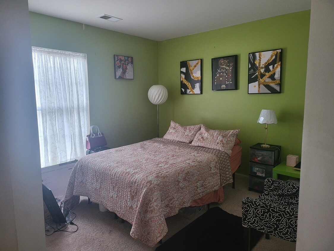 One bedroom for rent in a 3 bedroom 1886 square foot home - 4456B Beacon Grove Cir