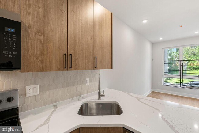 Foto del edificio - 2207 N Franklin St