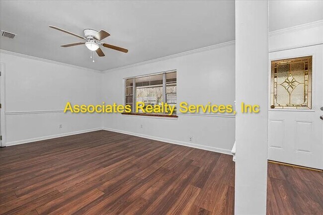Building Photo - Suburban Heights-4 bedroom/ 2 bath