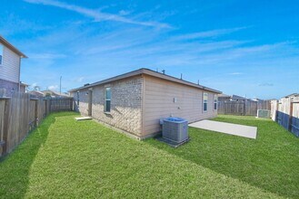 Building Photo - 10803 Dover White Dr