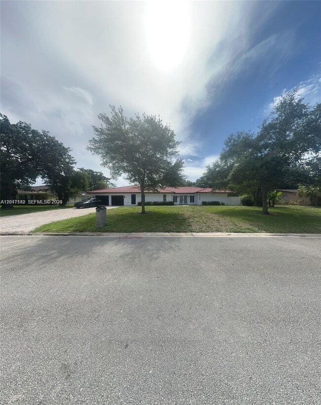 Foto del edificio - 2701 NW 105th Terrace