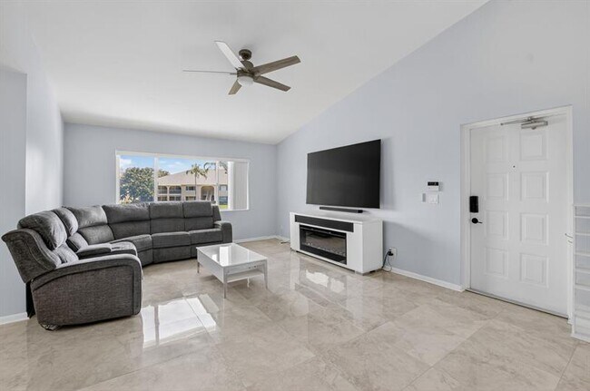 Foto del edificio - 13770 Oneida Dr