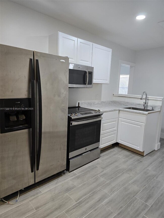 Foto del edificio - 1245 NE 110th Terrace