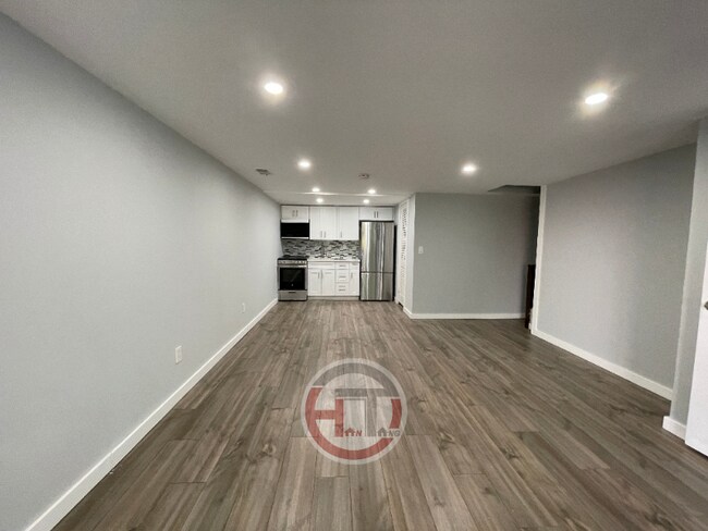 Foto del edificio - 1529 Dwight Pl