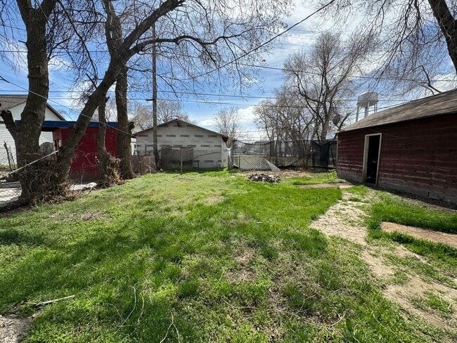 Building Photo - Remodeled 3 Bed 1 Bath in quiet Neighborhood!