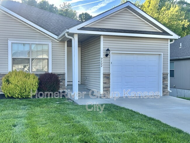 Building Photo - 9402 N Robinhood Ave