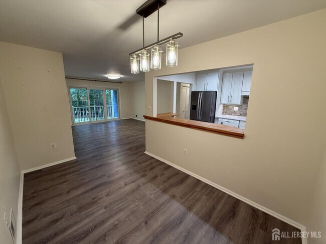 Foto del edificio - 95 Sapphire Ln
