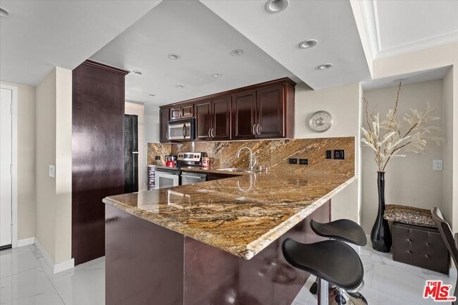 Building Photo - 4267 Marina City Dr