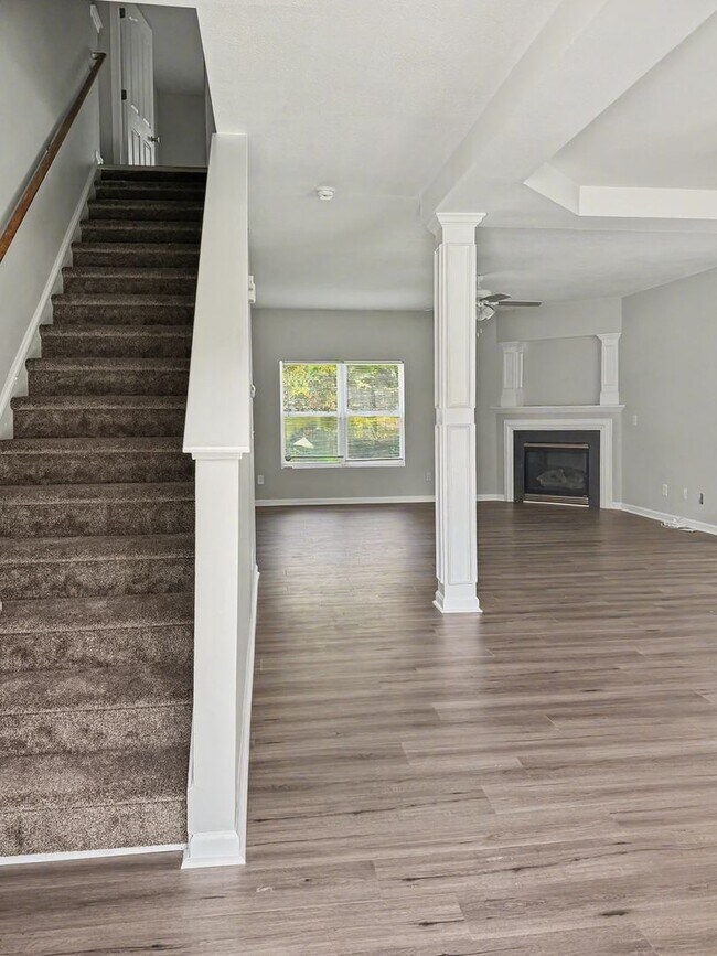 Foto del edificio - 2717 Forest Grove Ct