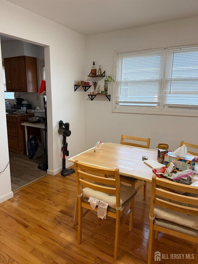 Foto del edificio - 34 Nelson Ave