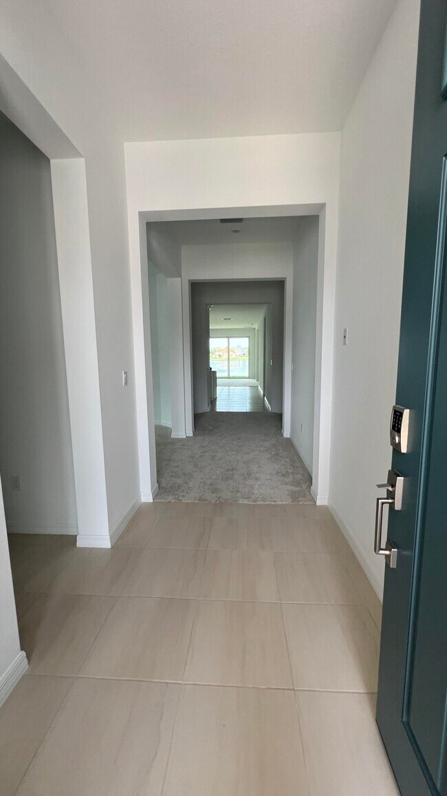 Building Photo - 584 Ranch Oak Cir