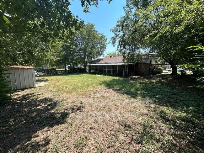Building Photo - 6053 Ridgecrest Dr