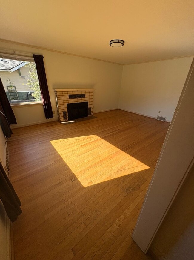 Building Photo - 534 Woodworth Ave