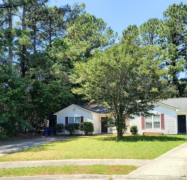 Building Photo - 106 Persimmon Ct