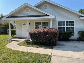 Building Photo - 939 Balkin Rd