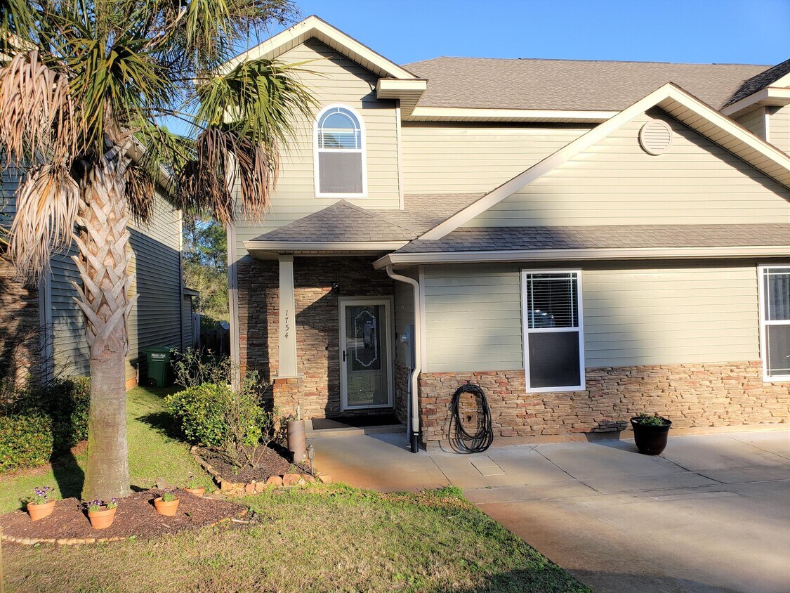 Primary Photo - 1754 Sound Haven Ct